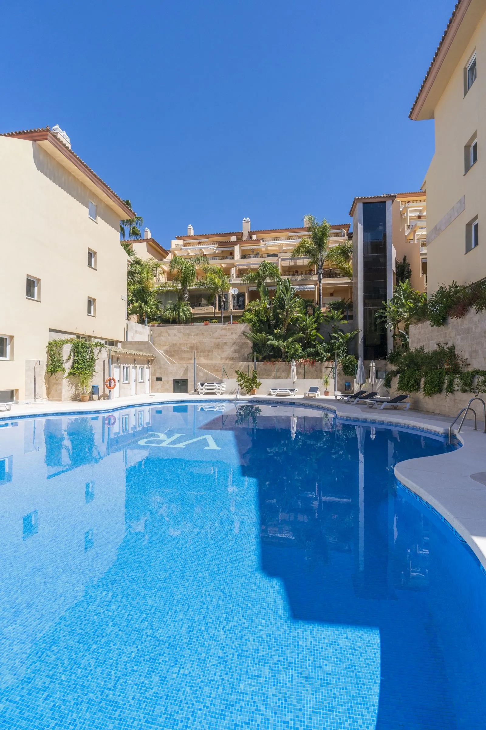 Ground Floor Apartment-Nueva Andalucía-R4673671