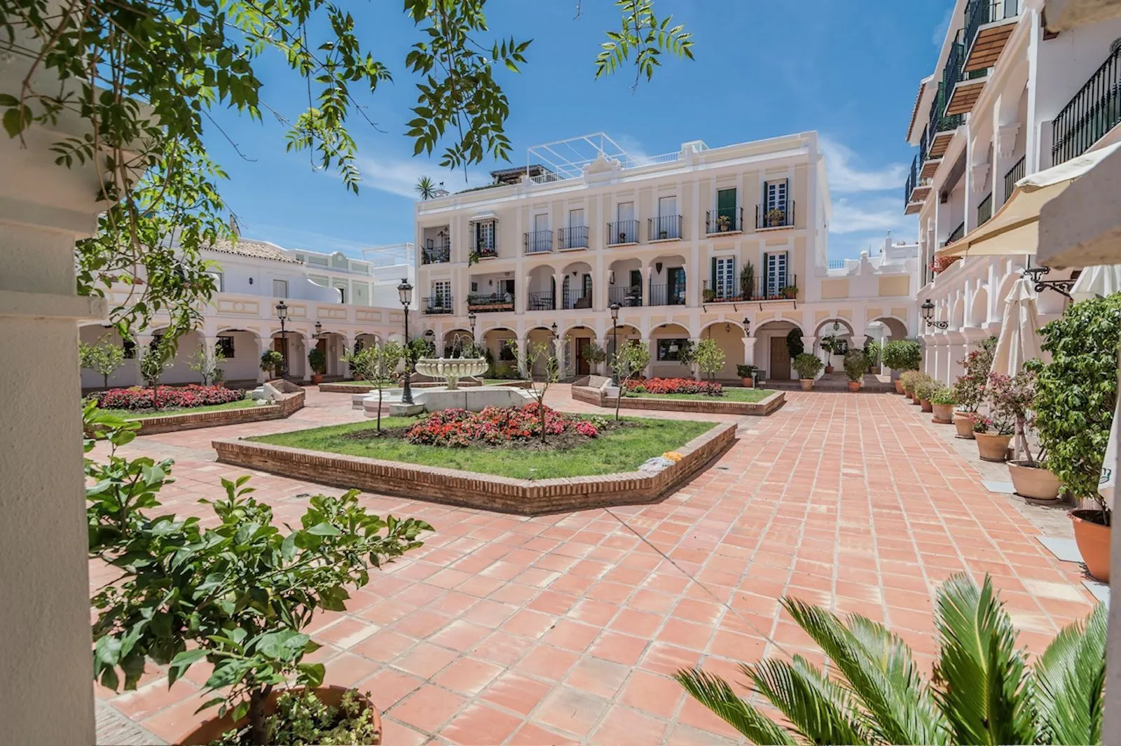 Top Floor Apartment-Nueva Andalucía-R4778362