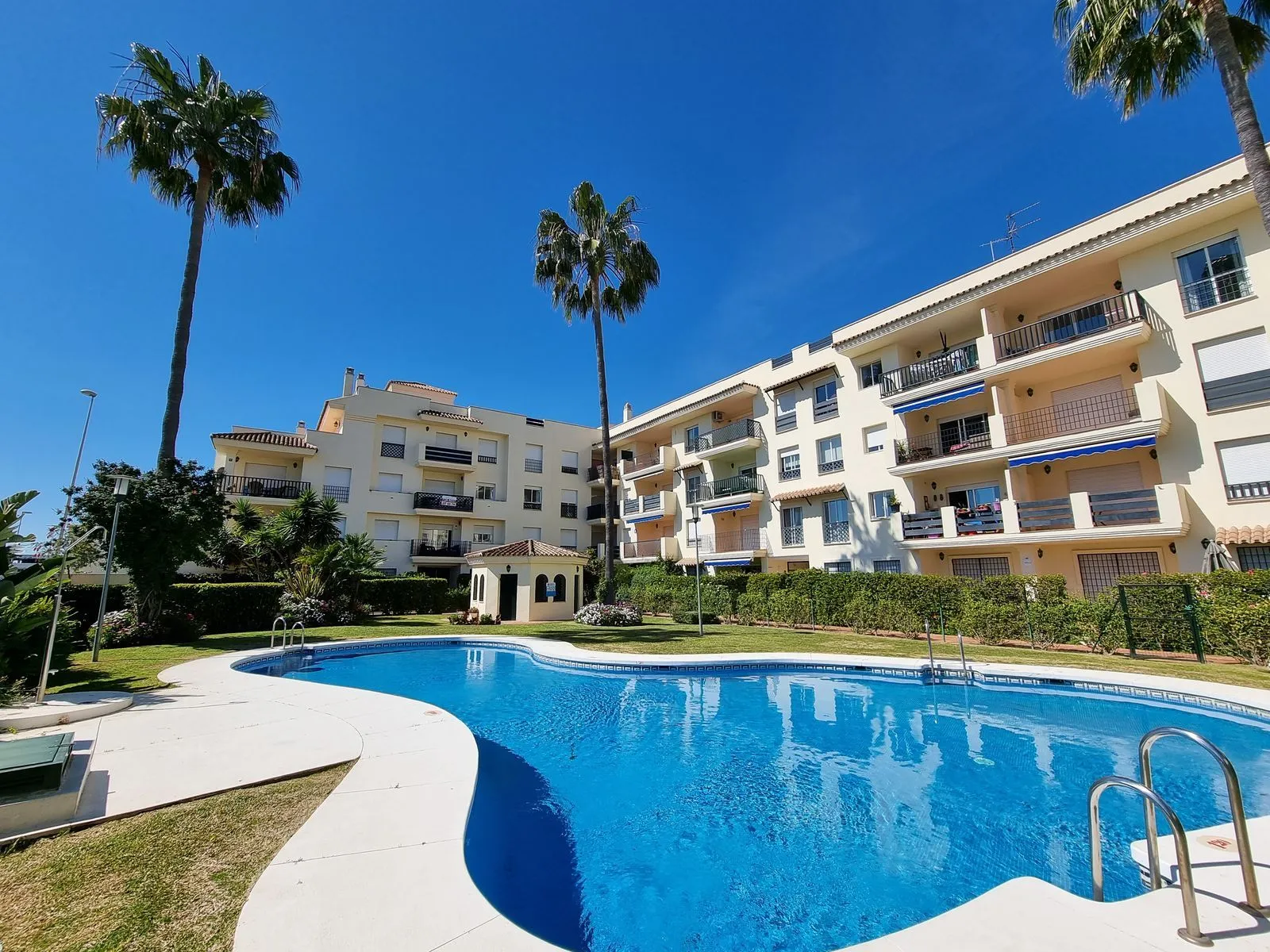 Ground Floor Apartment-Nueva Andalucía-R4881553