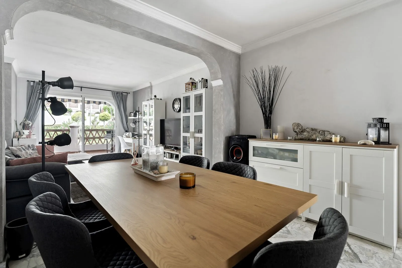 Middle Floor Apartment