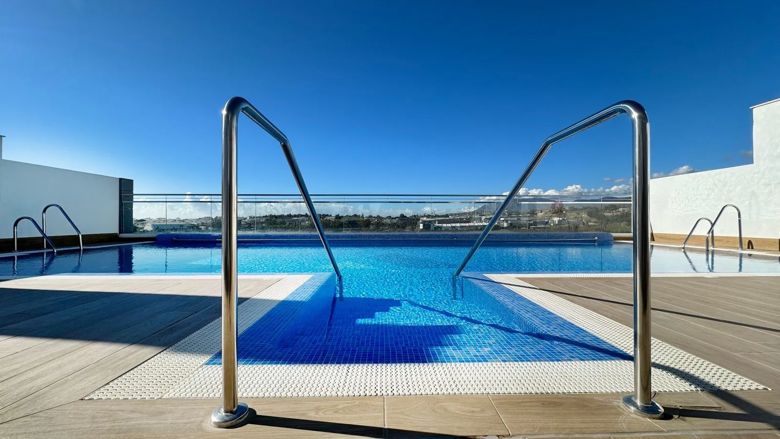 Top Floor Apartment-Nueva Andalucía-R4952773