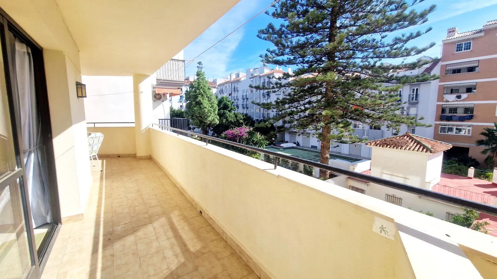 Middle Floor Apartment