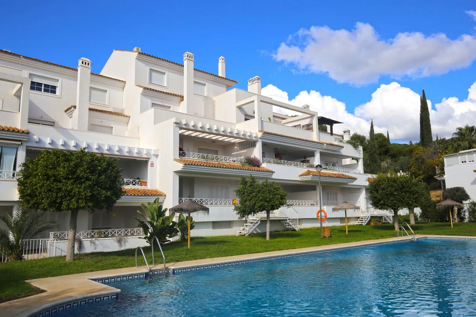 Middle Floor Apartment-Marbella-R4226410