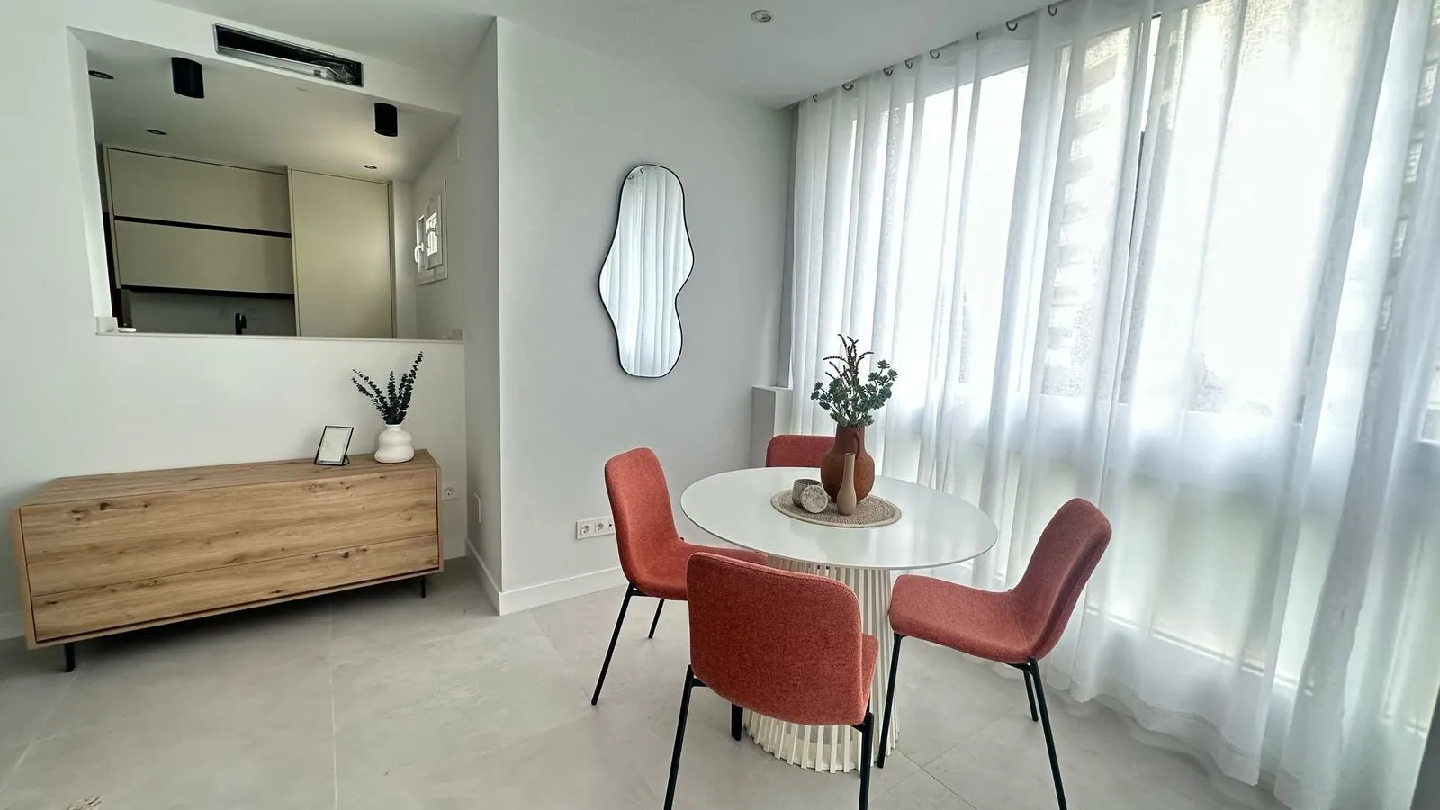 Middle Floor Apartment