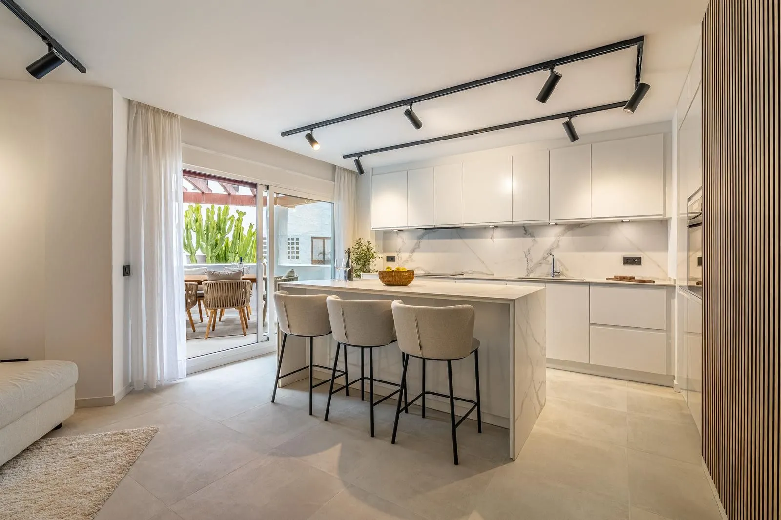 Middle Floor Apartment
