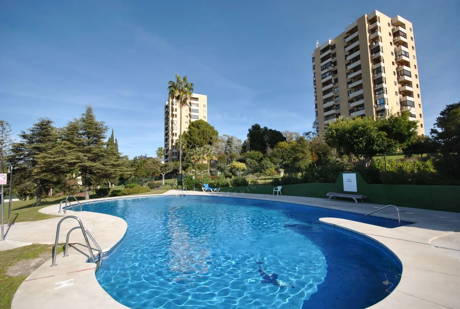 Middle Floor Apartment-Nueva Andalucía-R5019112