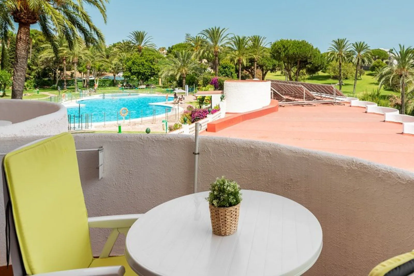 Middle Floor Studio-Marbesa-R5008132