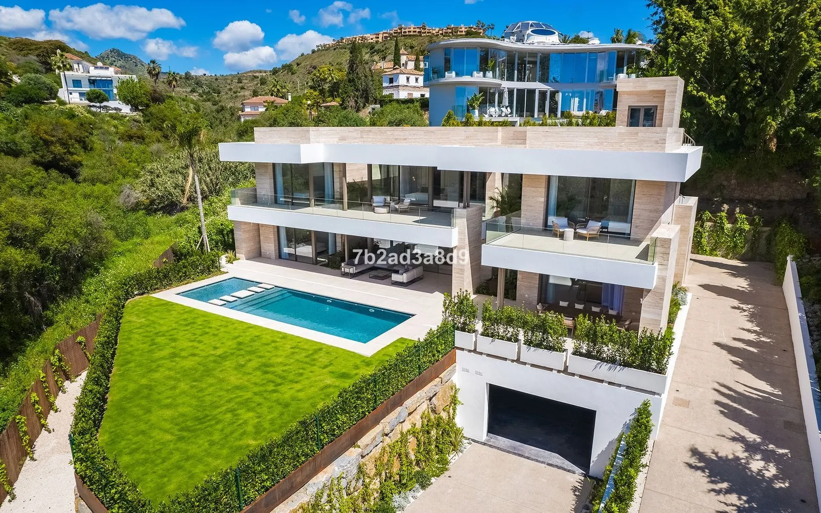 Detached Villa – El Paraiso