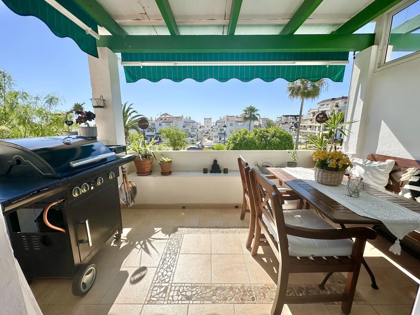 Middle Floor Apartment