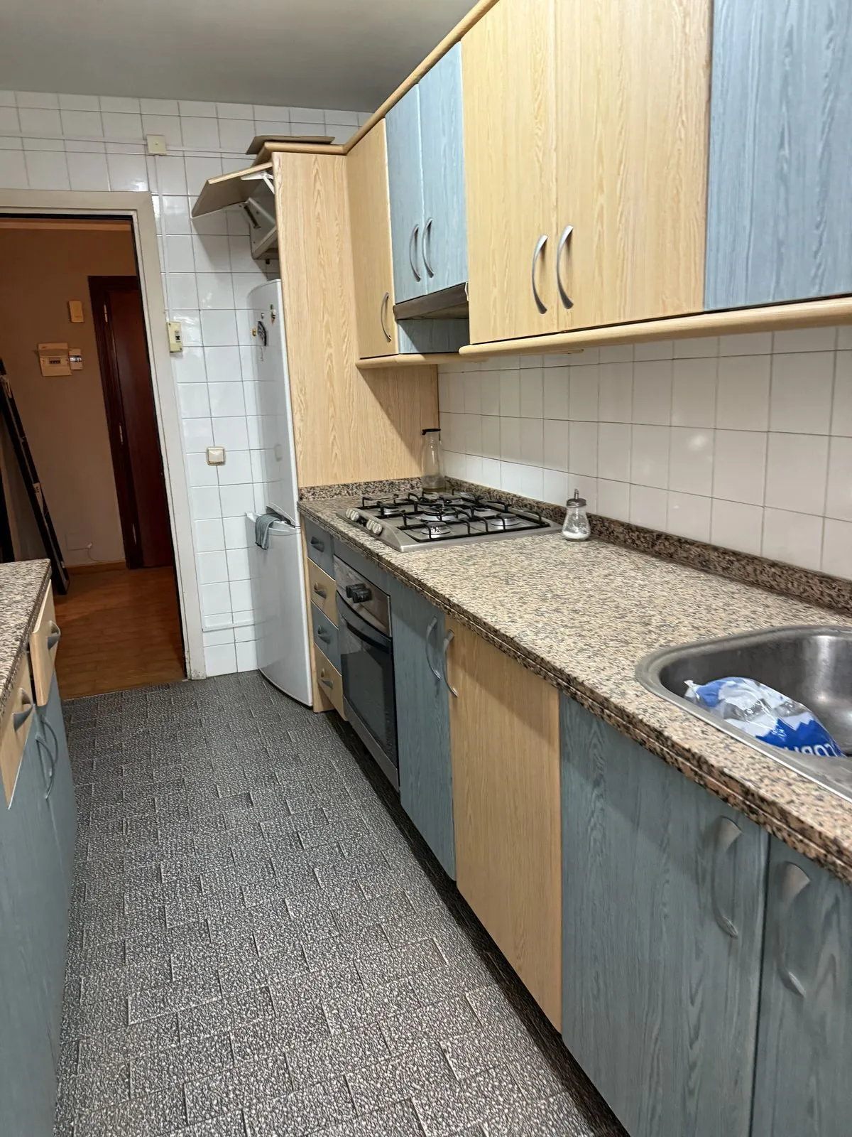 Middle Floor Apartment