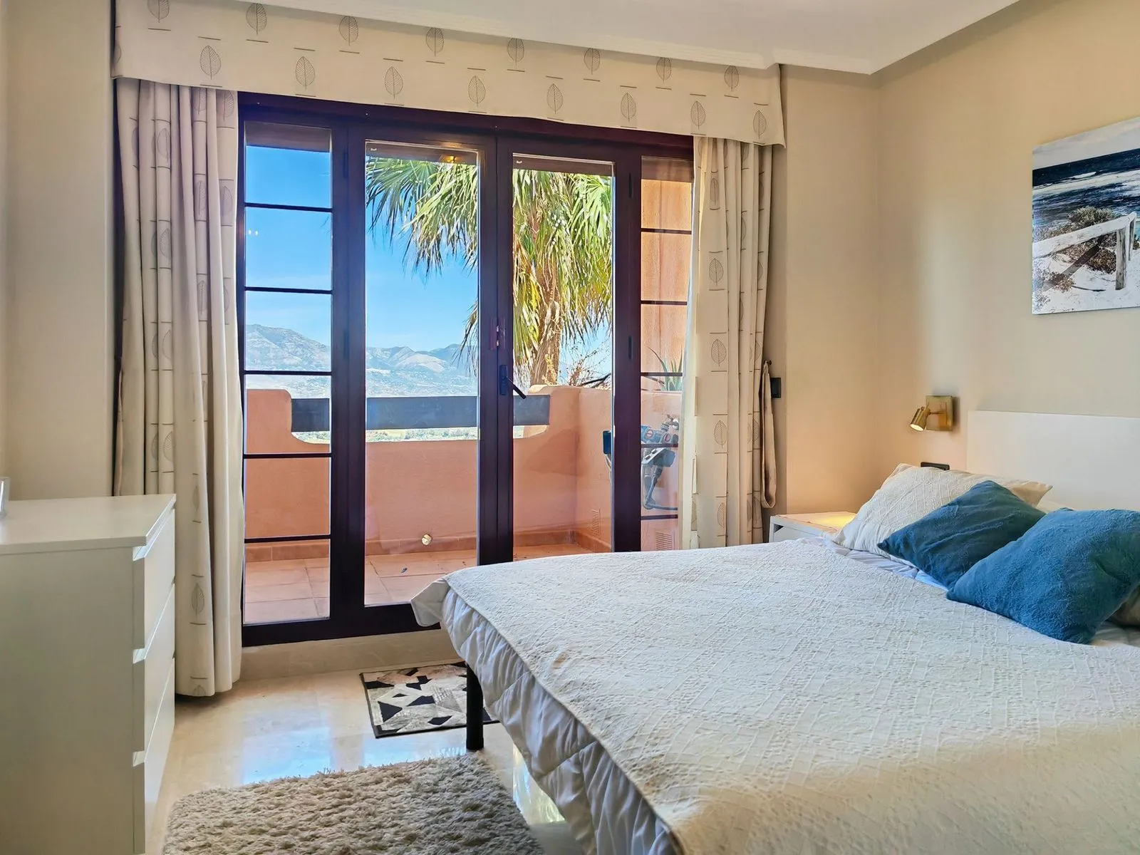 Middle Floor Apartment-Marbella-R5010895