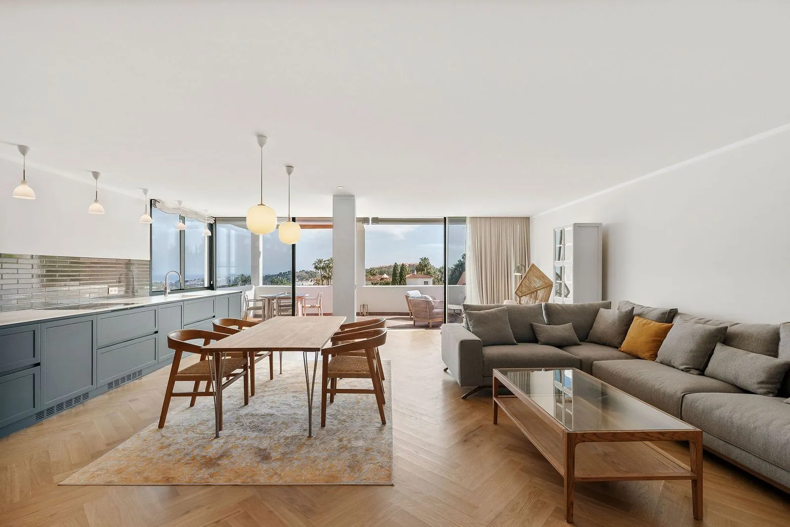 Middle Floor Apartment