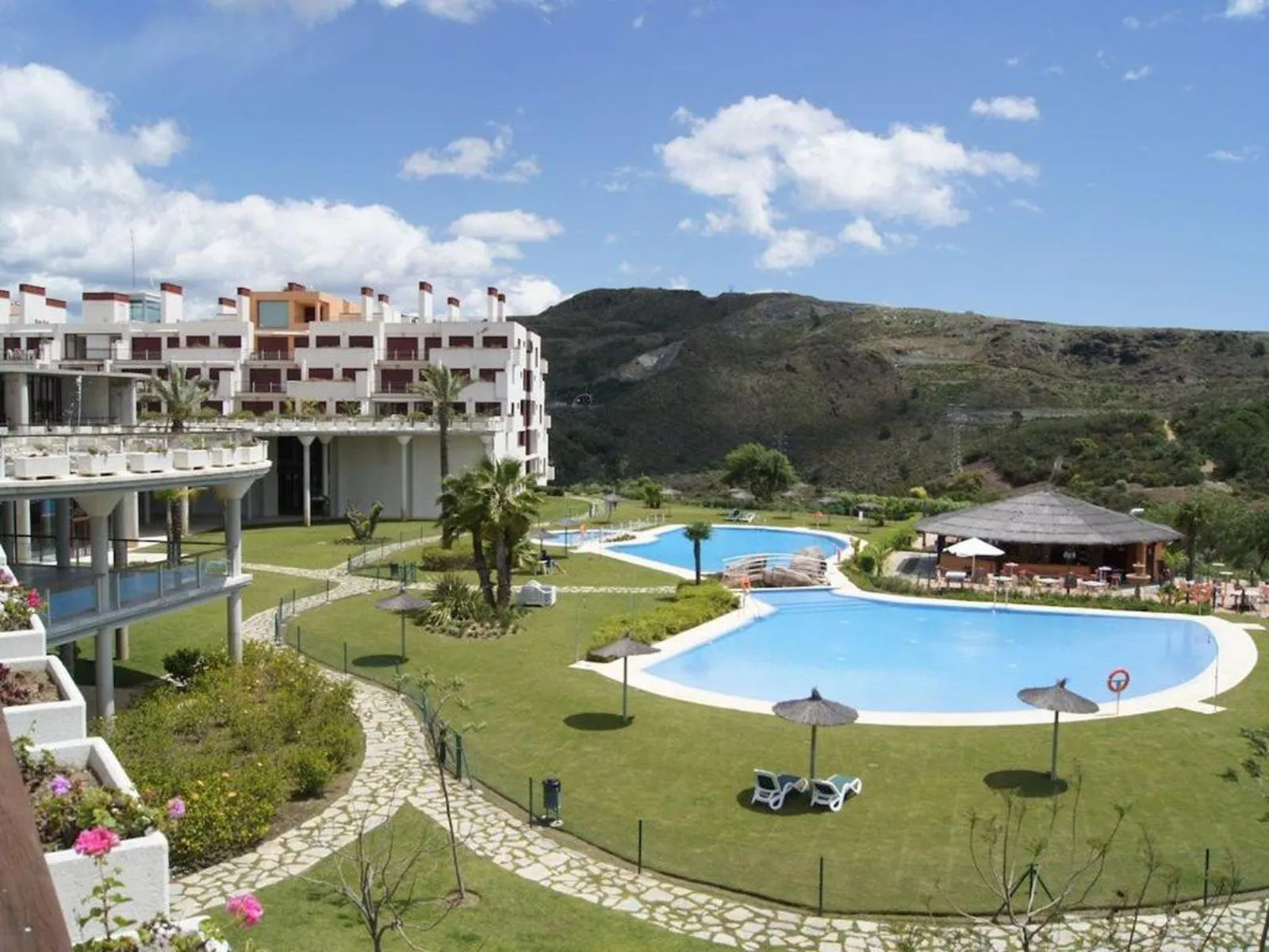 Middle Floor Apartment-Benahavís-R5064685