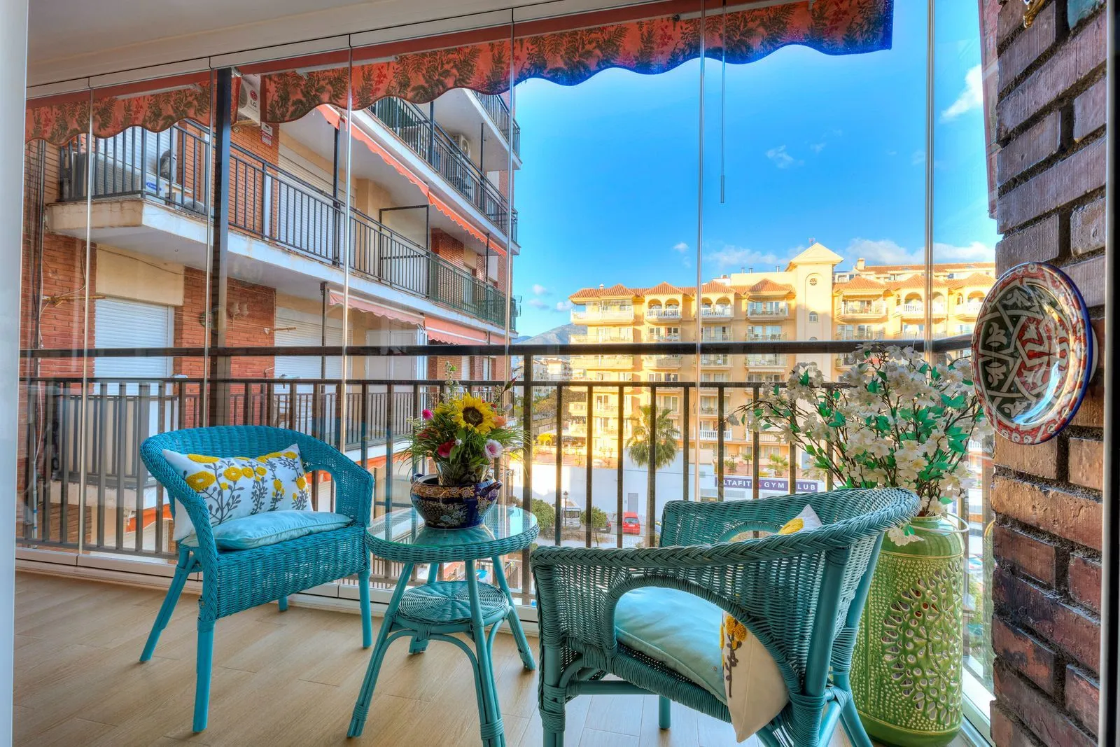 Middle Floor Apartment