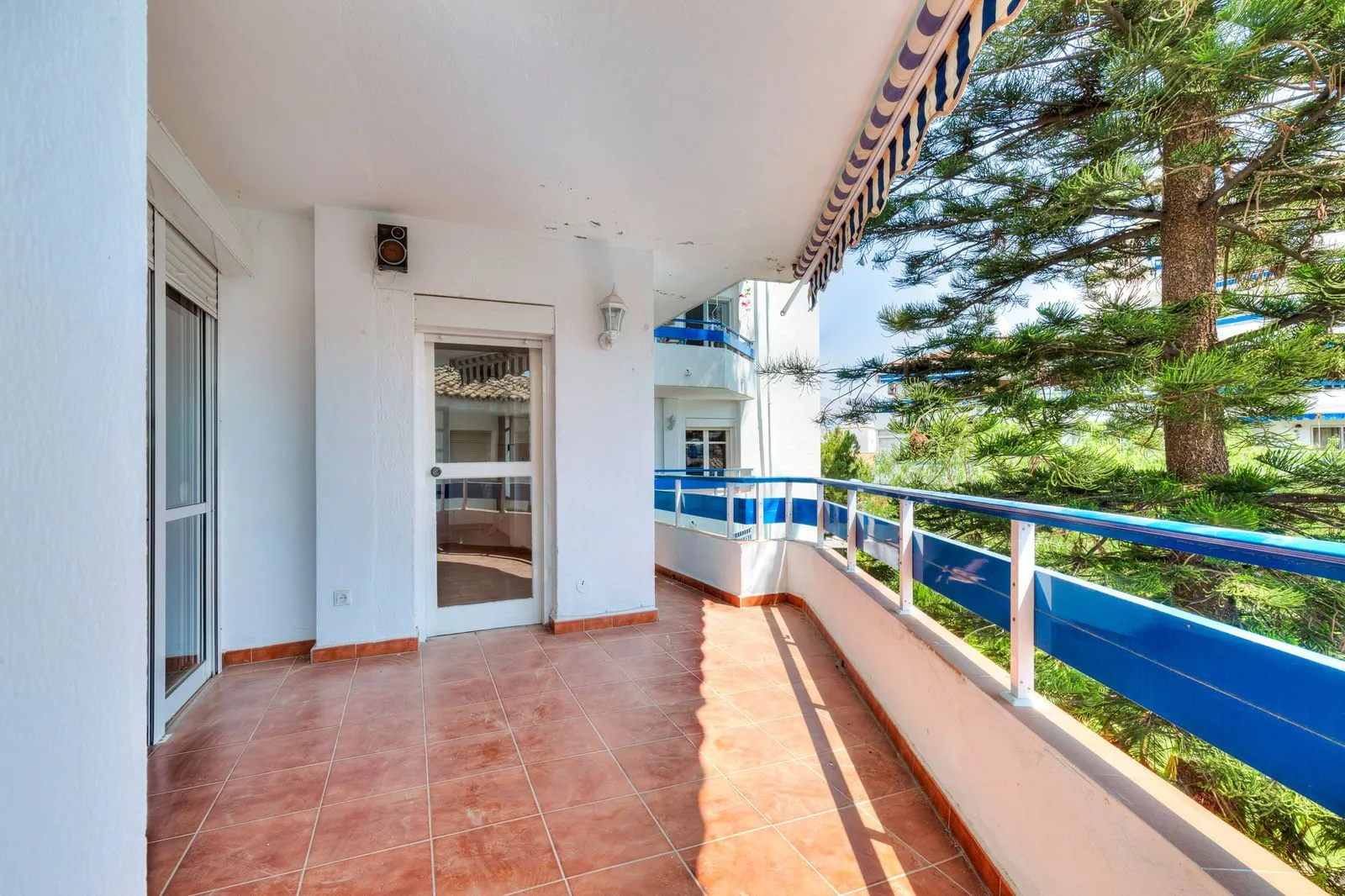 Middle Floor Apartment