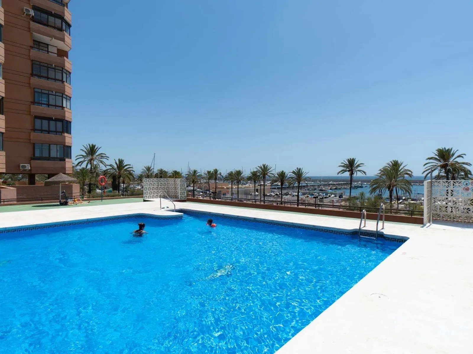 Middle Floor Apartment-Fuengirola-R5073814
