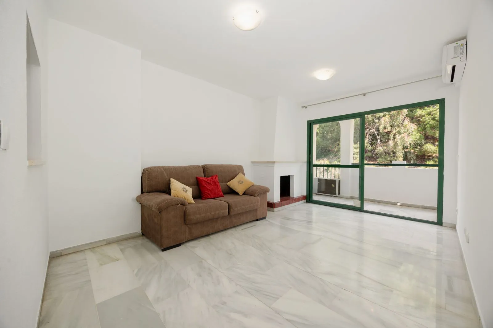 Middle Floor Apartment-Marbella-R5045071