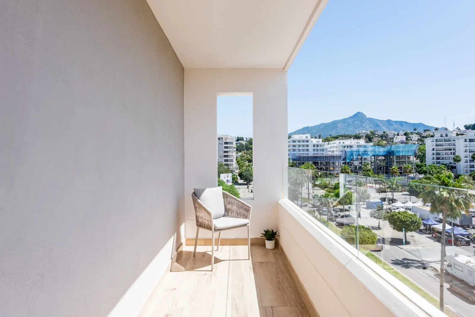 Middle Floor Apartment