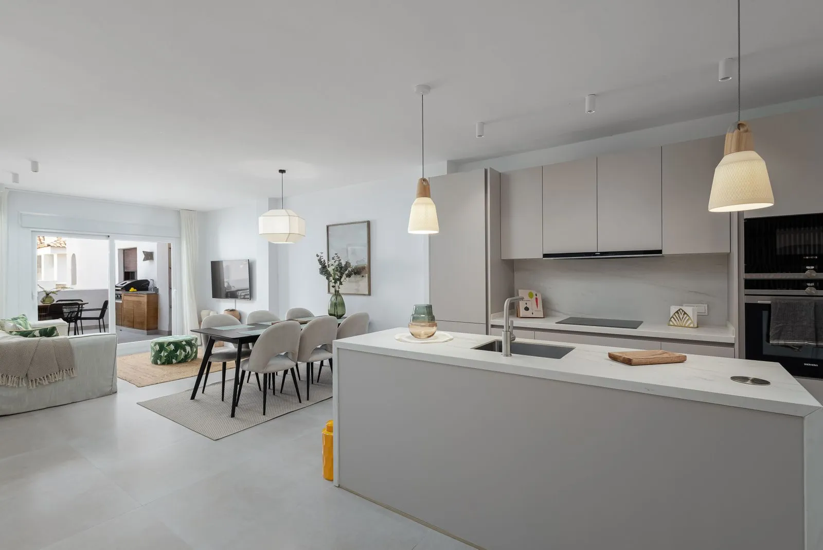Middle Floor Apartment