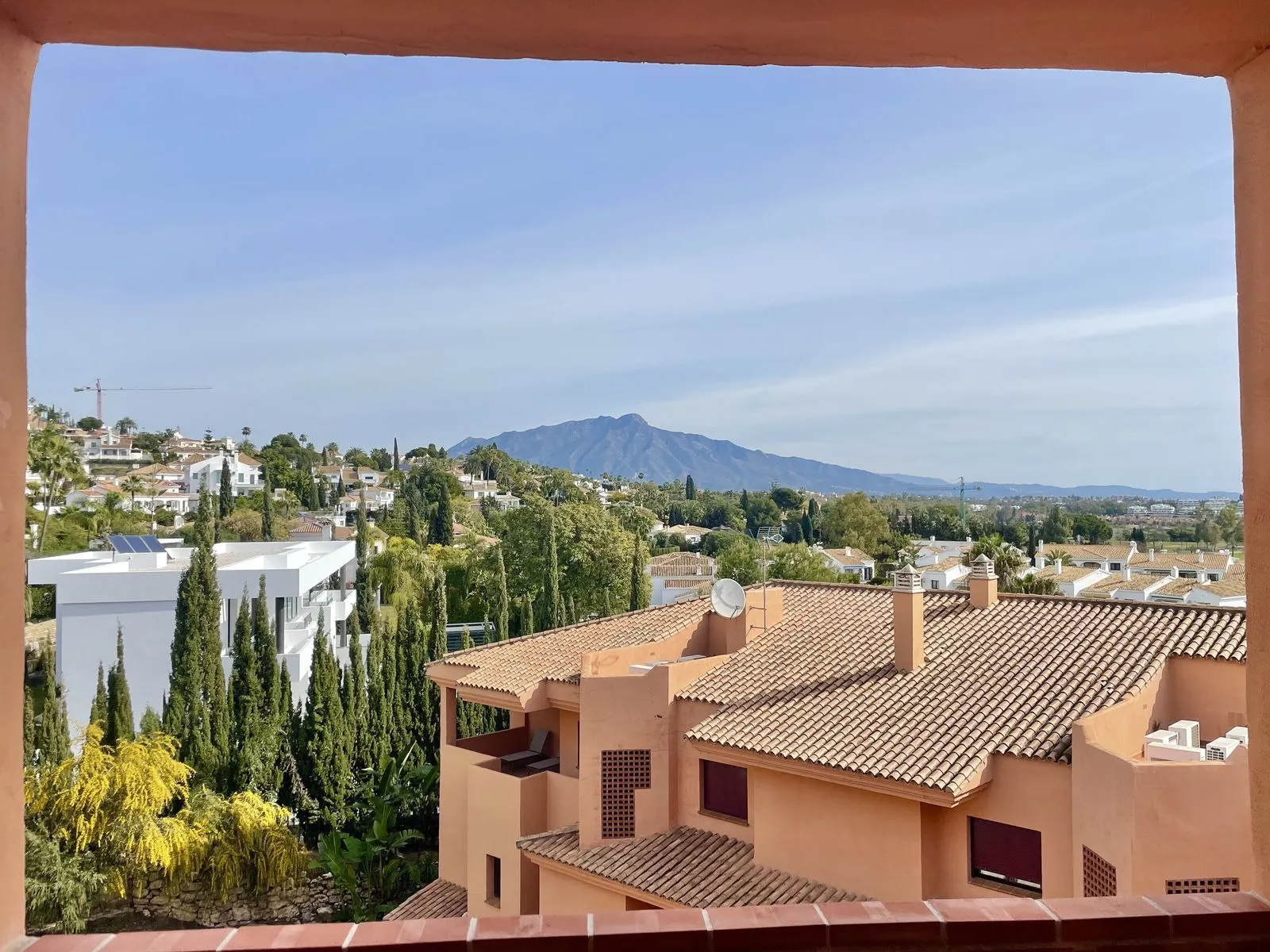 Middle Floor Apartment-Benahavís-R4880038