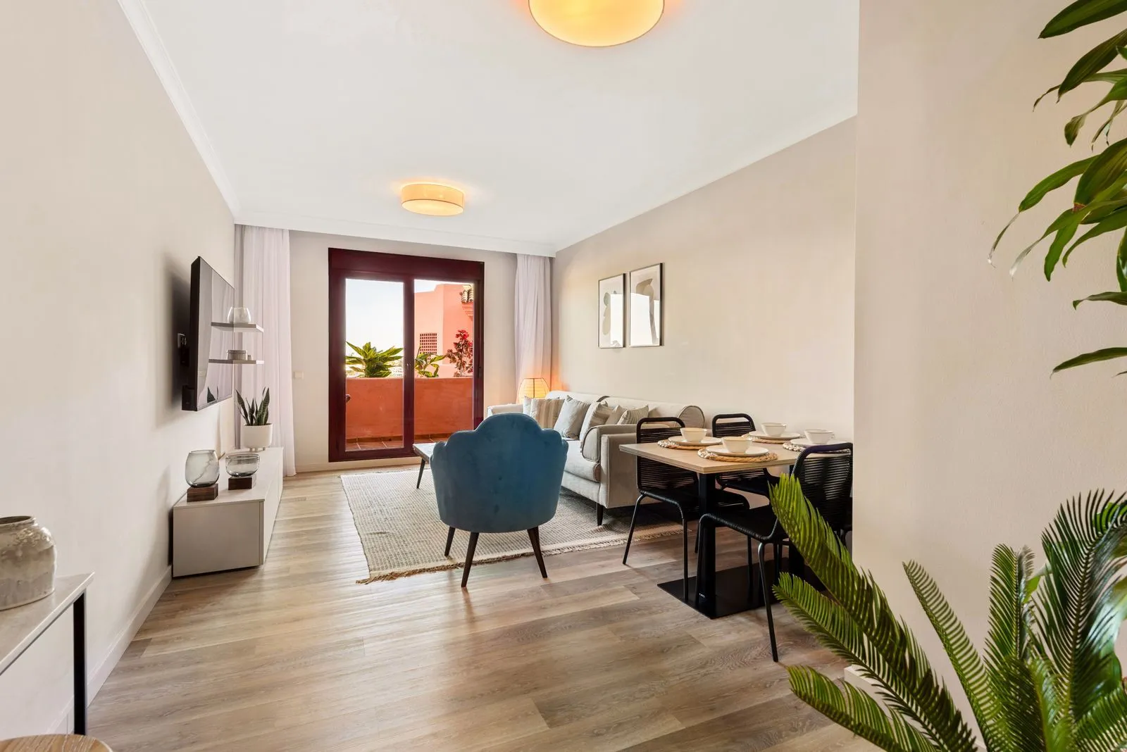 Middle Floor Apartment-Benahavís-R5047423