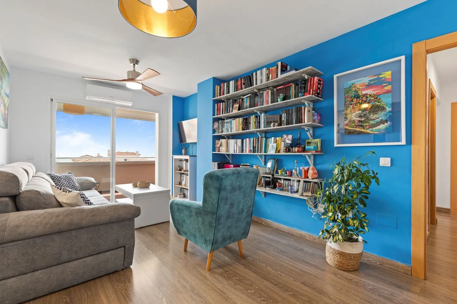 Middle Floor Apartment