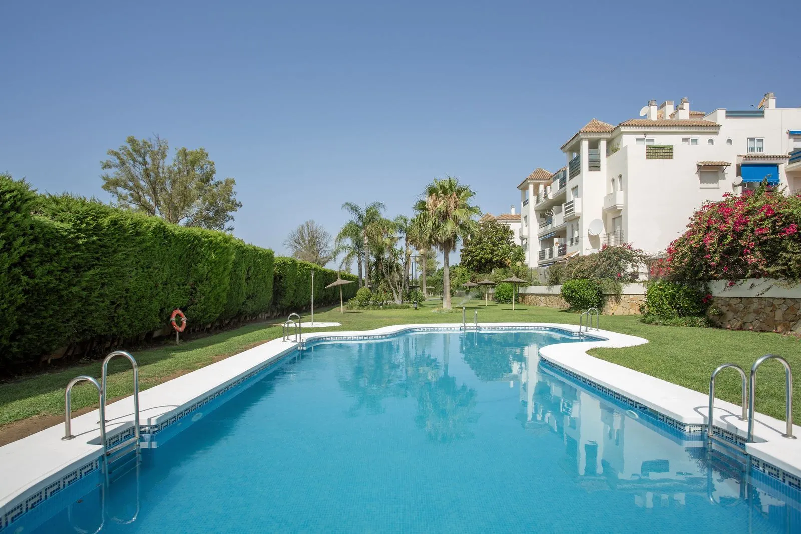 Middle Floor Apartment-Nueva Andalucía-R5081092